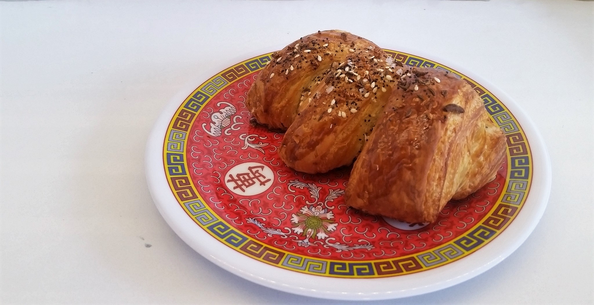 maketto cream ch croissant