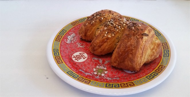 maketto cream ch croissant