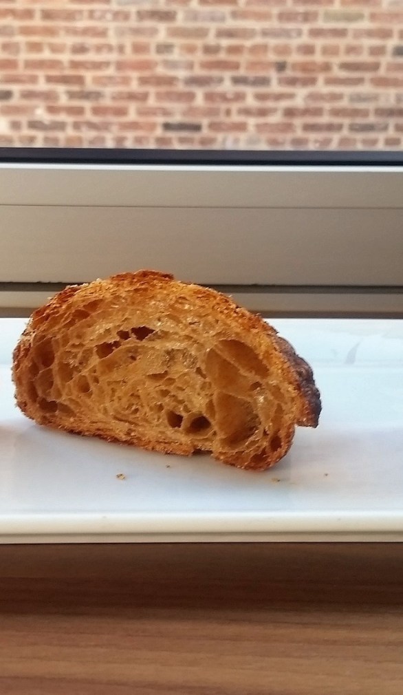 Seylou croissant close up